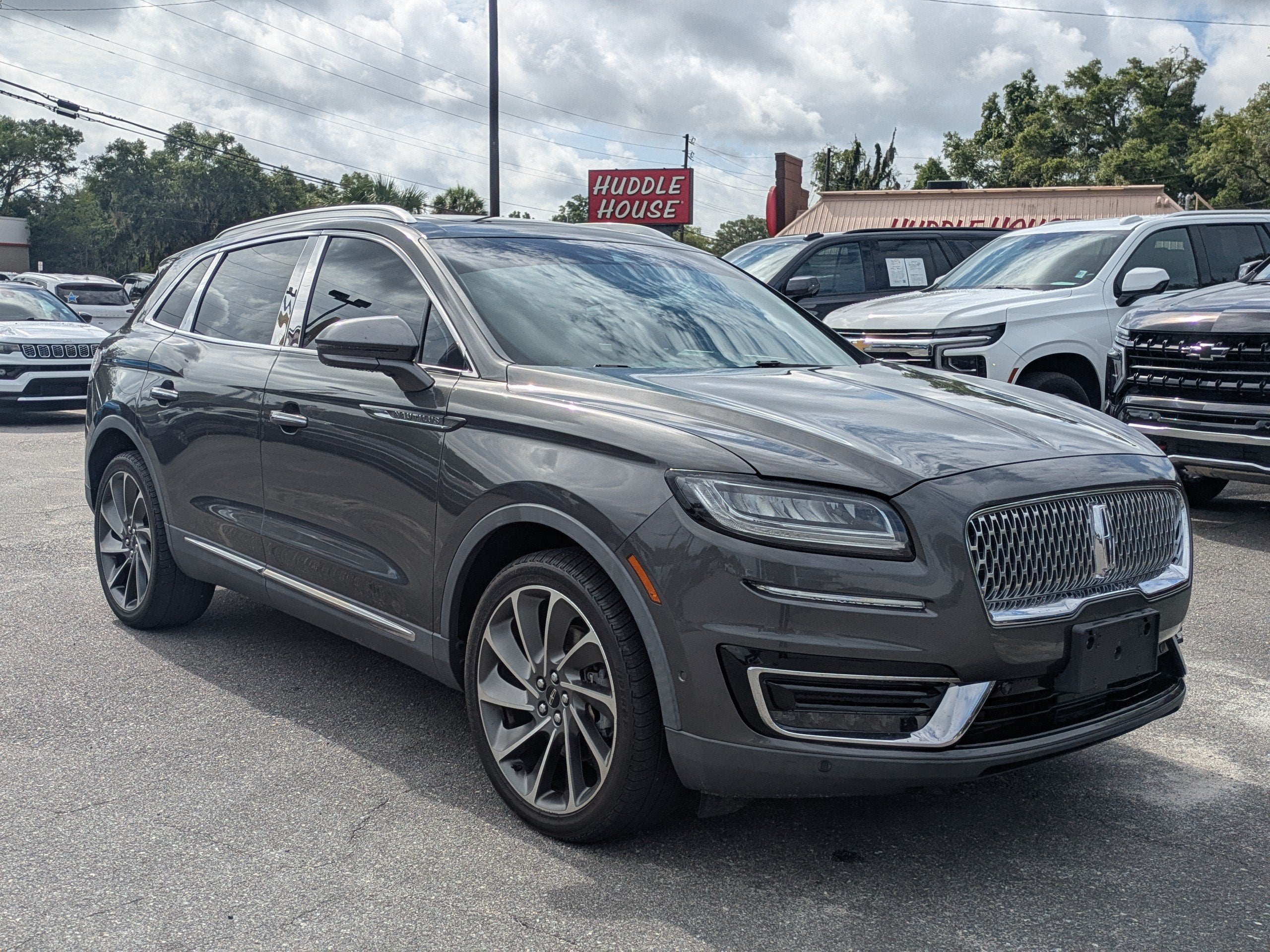 2019 Lincoln Nautilus — side profile view